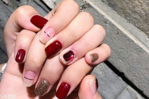 秋季車?yán)遄蛹t美甲款式 讓指尖溫柔似水