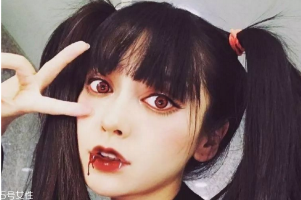 萬(wàn)圣節(jié)妝容教程 創(chuàng)意彩妝吸血鬼妝容 萬(wàn)圣節(jié)妝容教程 創(chuàng)意彩妝吸血鬼妝容