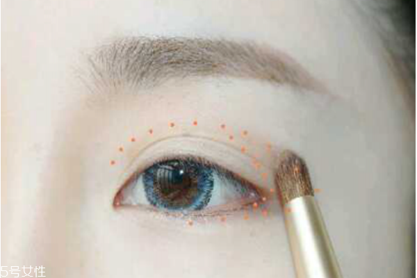 萬(wàn)圣節(jié)妝容教程 創(chuàng)意彩妝吸血鬼妝容 萬(wàn)圣節(jié)妝容教程 創(chuàng)意彩妝吸血鬼妝容