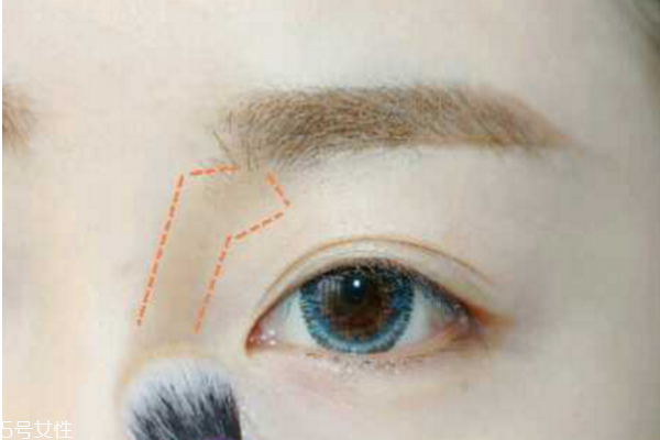 萬(wàn)圣節(jié)妝容教程 創(chuàng)意彩妝吸血鬼妝容 萬(wàn)圣節(jié)妝容教程 創(chuàng)意彩妝吸血鬼妝容