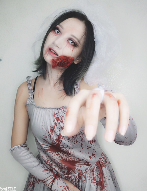 萬(wàn)圣節(jié)妝容教程 創(chuàng)意彩妝吸血鬼妝容 萬(wàn)圣節(jié)妝容教程 創(chuàng)意彩妝吸血鬼妝容