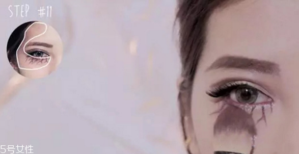 萬(wàn)圣節(jié)妝容教程 創(chuàng)意彩妝吸血鬼妝容 萬(wàn)圣節(jié)妝容教程 創(chuàng)意彩妝吸血鬼妝容