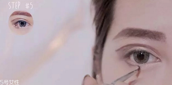 萬(wàn)圣節(jié)妝容教程 創(chuàng)意彩妝吸血鬼妝容 萬(wàn)圣節(jié)妝容教程 創(chuàng)意彩妝吸血鬼妝容