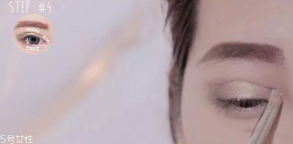 萬(wàn)圣節(jié)妝容教程 創(chuàng)意彩妝吸血鬼妝容 萬(wàn)圣節(jié)妝容教程 創(chuàng)意彩妝吸血鬼妝容