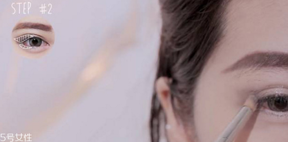 萬(wàn)圣節(jié)妝容教程 創(chuàng)意彩妝吸血鬼妝容 萬(wàn)圣節(jié)妝容教程 創(chuàng)意彩妝吸血鬼妝容