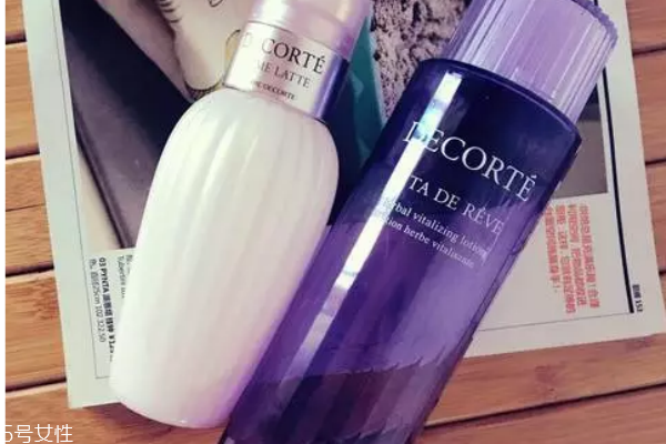 黛珂哪個(gè)系列適合混油皮 紫蘇水牛油果最配你