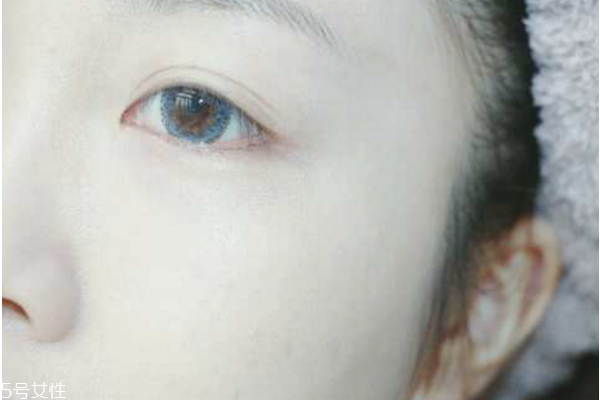 萬(wàn)圣節(jié)妝容教程 創(chuàng)意彩妝吸血鬼妝容 萬(wàn)圣節(jié)妝容教程 創(chuàng)意彩妝吸血鬼妝容