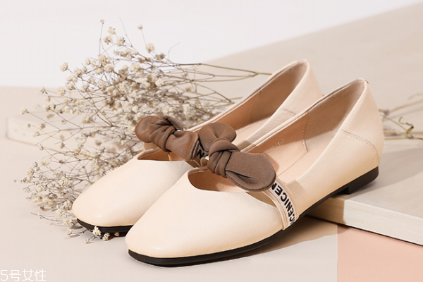 皮鞋為什么會有折痕 走路習(xí)慣有影響