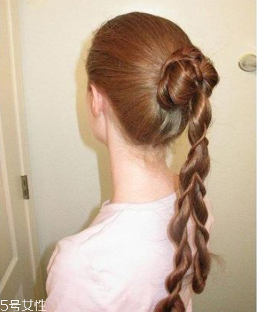 花瓣頭的扎法圖解步驟 今年最in丸子頭扎法 花瓣頭的扎法圖解步驟 今年最in丸子頭扎法