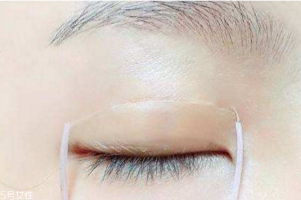 隱形雙眼皮貼怎么貼 雙眼皮貼貼法技巧教程 隱形雙眼皮貼怎么貼 雙眼皮貼貼法技巧教程