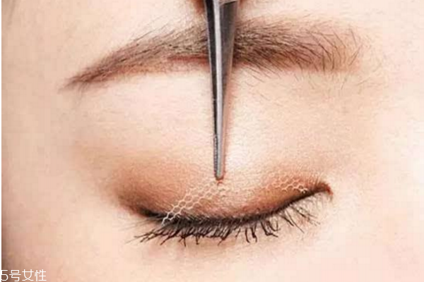 雙眼皮貼老是翻出來(lái)怎么辦 貼出自然持久雙眼皮 雙眼皮貼老是翻出來(lái)怎么辦 貼出自然持久雙眼皮