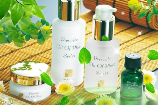 秋季適合用什么護(hù)膚品 遠(yuǎn)離酒精成分 秋季適合用什么護(hù)膚品 遠(yuǎn)離酒精成分