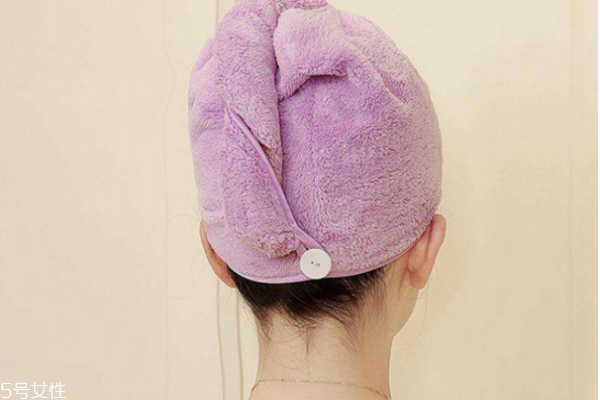 孕婦可以用吹風(fēng)機(jī)吹頭發(fā)嗎 孕婦盡量少使用 孕婦可以用吹風(fēng)機(jī)吹頭發(fā)嗎 孕婦盡量少使用