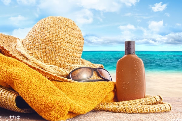 先涂防曬霜還是隔離霜 看完不再犯錯(cuò) 先涂防曬霜還是隔離霜 看完不再犯錯(cuò)