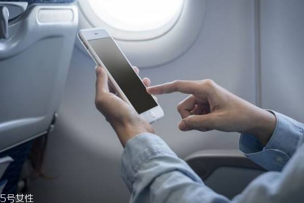 玩手機(jī)皮膚差怎樣改善 3招拯救手機(jī)控 玩手機(jī)皮膚差怎樣改善 3招拯救手機(jī)控