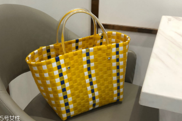 marni菜籃子真假辨別 要認清正品 marni菜籃子真假辨別 要認清正品