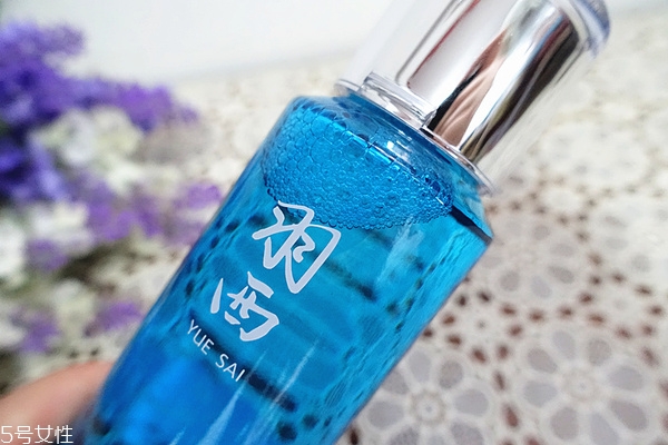 爽膚水和化妝水有什么區(qū)別 不同膚質(zhì)選用指南 爽膚水和化妝水有什么區(qū)別 不同膚質(zhì)選用指南