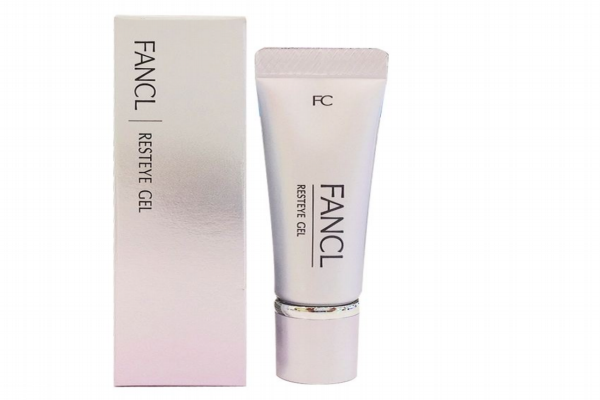 眼霜的正確使用方法 幫你擺脫黑眼圈 眼霜的正確使用方法 幫你擺脫黑眼圈