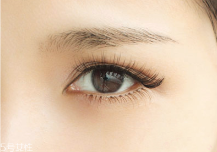 簡(jiǎn)單裸妝淡妝怎么畫(huà) 裸妝眼影的畫(huà)法