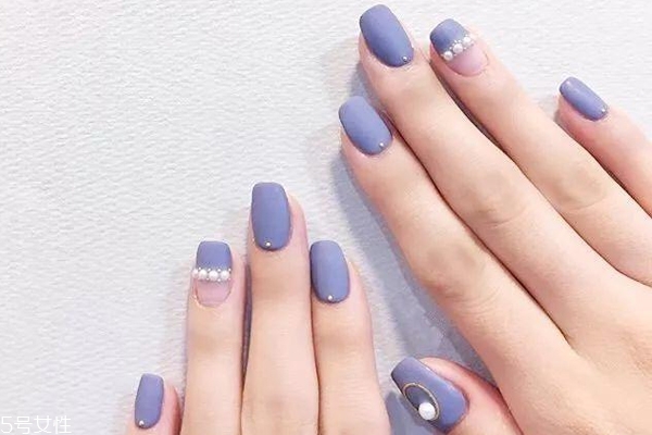簡約精致美甲圖片 5款內涵美甲送給小仙女 簡約精致美甲圖片 5款內涵美甲送給小仙女