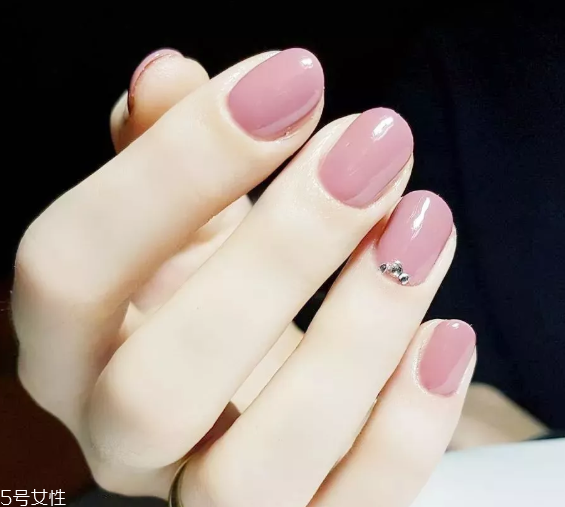 簡約精致美甲圖片 5款內涵美甲送給小仙女 簡約精致美甲圖片 5款內涵美甲送給小仙女