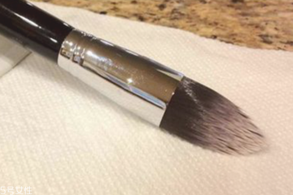 如何清潔化妝刷 化妝刷清洗大招 如何清潔化妝刷 化妝刷清洗大招