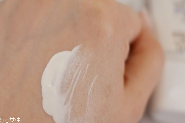 2019防曬霜哪個牌子好 臉部防曬和身體防曬推薦 2019防曬霜哪個牌子好 臉部防曬和身體防曬推薦