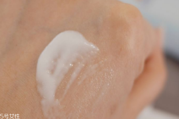 2019防曬霜哪個牌子好 臉部防曬和身體防曬推薦 2019防曬霜哪個牌子好 臉部防曬和身體防曬推薦