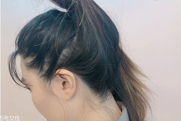 發(fā)量少怎么扎丸子頭 4步打造圓潤(rùn)后腦勺 發(fā)量少怎么扎丸子頭 4步打造圓潤(rùn)后腦勺