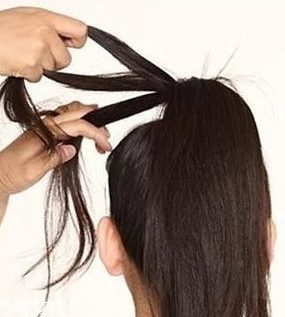 發(fā)量少怎么扎丸子頭 4步打造圓潤(rùn)后腦勺 發(fā)量少怎么扎丸子頭 4步打造圓潤(rùn)后腦勺