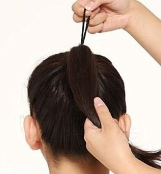 發(fā)量少怎么扎丸子頭 4步打造圓潤(rùn)后腦勺 發(fā)量少怎么扎丸子頭 4步打造圓潤(rùn)后腦勺