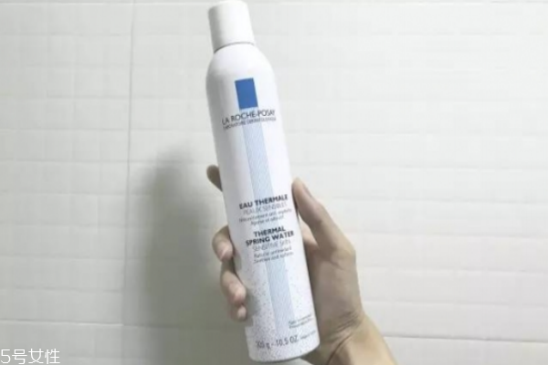 油痘皮適合的護(hù)膚品 油痘肌秋冬護(hù)膚品推薦 油痘皮適合的護(hù)膚品 油痘肌秋冬護(hù)膚品推薦