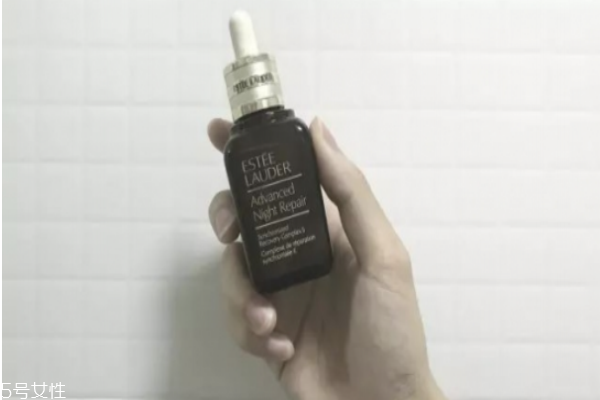 油痘皮適合的護(hù)膚品 油痘肌秋冬護(hù)膚品推薦 油痘皮適合的護(hù)膚品 油痘肌秋冬護(hù)膚品推薦