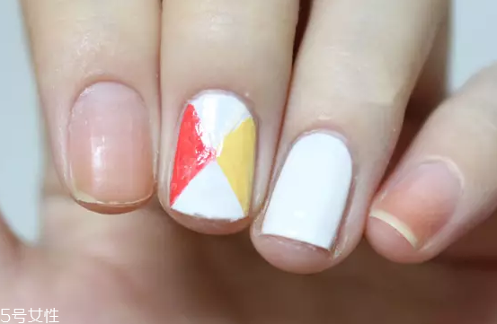 格紋光療美甲圖片 讓指尖的氣質(zhì)發(fā)光發(fā)熱 格紋光療美甲圖片 讓指尖的氣質(zhì)發(fā)光發(fā)熱