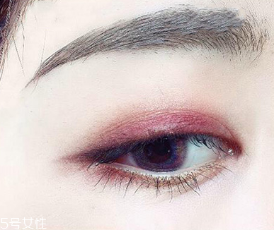 5款日本楓葉紅眼影推薦 秋冬就要畫(huà)楓葉紅眼影