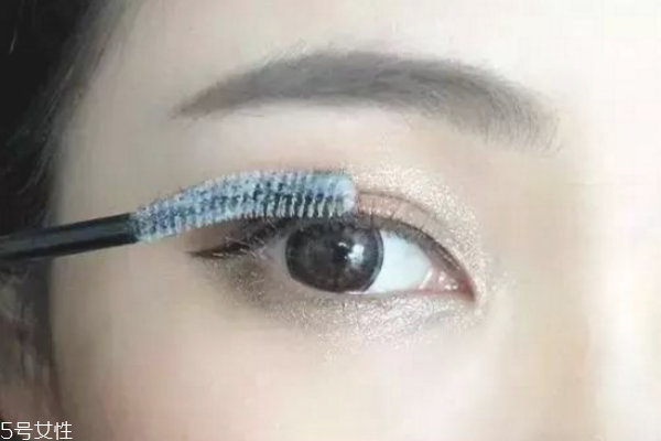 怎樣畫睫毛才會(huì)更卷翹 這樣畫睫毛好看 怎樣畫睫毛才會(huì)更卷翹 這樣畫睫毛好看