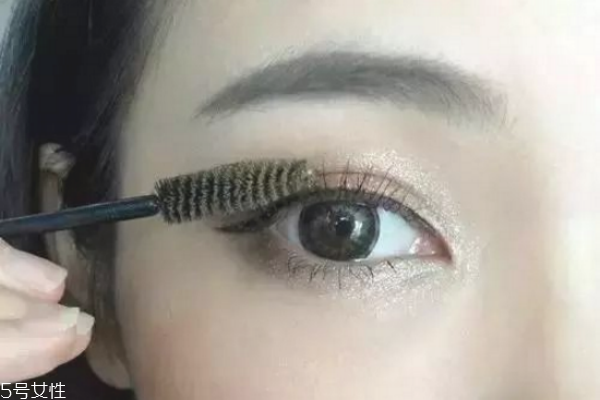 怎樣畫睫毛才會(huì)更卷翹 這樣畫睫毛好看 怎樣畫睫毛才會(huì)更卷翹 這樣畫睫毛好看