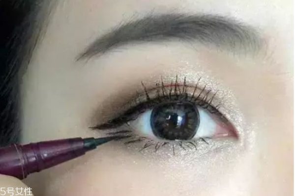 怎樣畫睫毛才會(huì)更卷翹 這樣畫睫毛好看 怎樣畫睫毛才會(huì)更卷翹 這樣畫睫毛好看