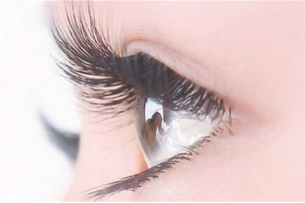 怎樣畫睫毛才會(huì)更卷翹 這樣畫睫毛好看 怎樣畫睫毛才會(huì)更卷翹 這樣畫睫毛好看