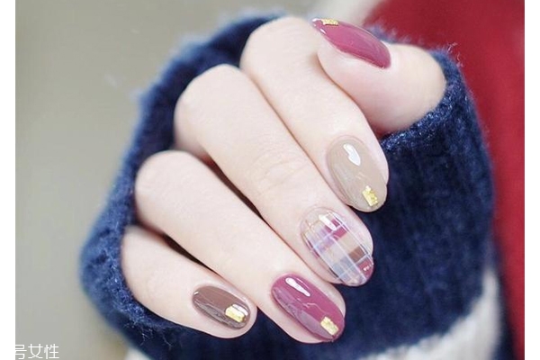 5款時(shí)髦格紋美甲圖片 擁有精致都市白領(lǐng)氣質(zhì) 5款時(shí)髦格紋美甲圖片 擁有精致都市白領(lǐng)氣質(zhì)