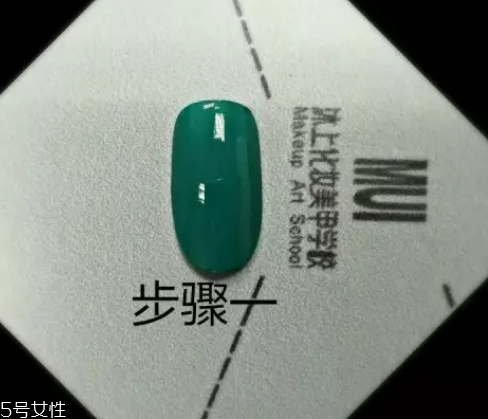 5款時(shí)髦格紋美甲圖片 擁有精致都市白領(lǐng)氣質(zhì) 5款時(shí)髦格紋美甲圖片 擁有精致都市白領(lǐng)氣質(zhì)