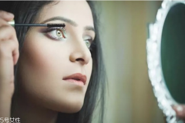 怎么畫睫毛好看 涂睫毛膏的技巧 怎么畫睫毛好看 涂睫毛膏的技巧
