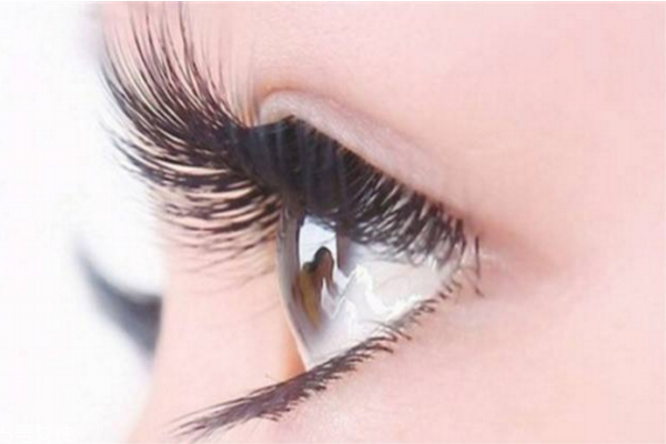 怎么樣讓睫毛變長(zhǎng) 使睫毛增長(zhǎng)的有效方法 怎么樣讓睫毛變長(zhǎng) 使睫毛增長(zhǎng)的有效方法