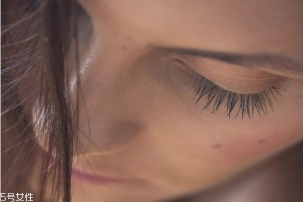 怎么樣讓睫毛變長(zhǎng) 使睫毛增長(zhǎng)的有效方法 怎么樣讓睫毛變長(zhǎng) 使睫毛增長(zhǎng)的有效方法