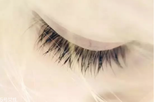 怎么樣讓睫毛變長(zhǎng) 使睫毛增長(zhǎng)的有效方法 怎么樣讓睫毛變長(zhǎng) 使睫毛增長(zhǎng)的有效方法
