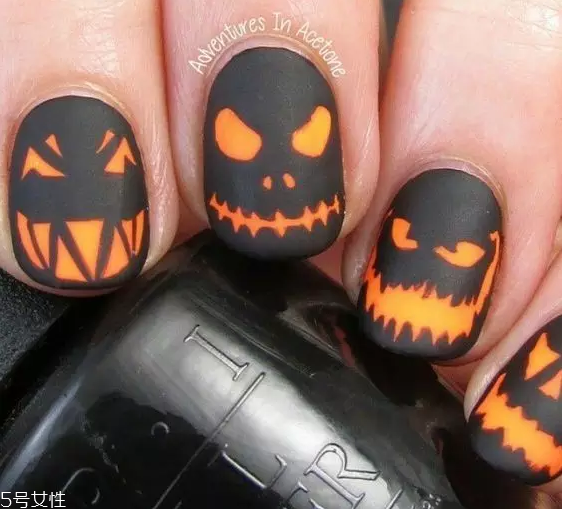 6種惡作劇萬(wàn)圣節(jié)美甲款式 驚悚又不失可愛(ài)