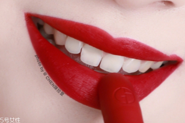 阿瑪尼啞光403滋潤嗎 阿瑪尼啞光403是什么顏色 阿瑪尼啞光403滋潤嗎 阿瑪尼啞光403是什么顏色