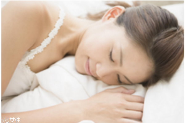 產(chǎn)后坐月子宜采用哪種睡姿 產(chǎn)后坐月子宜采用哪種睡姿