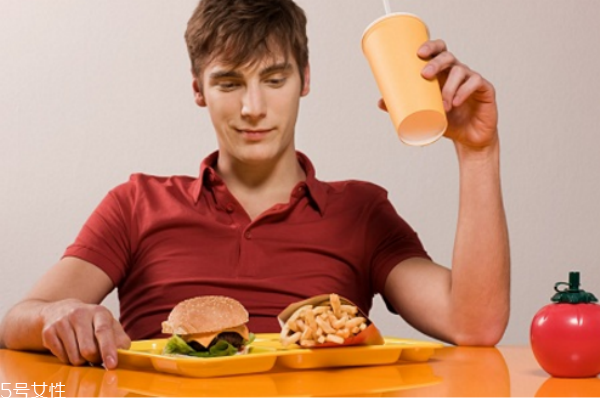 冬季養(yǎng)生男性需要注意的十大誤區(qū) 冬季養(yǎng)生男性需要注意的十大誤區(qū)