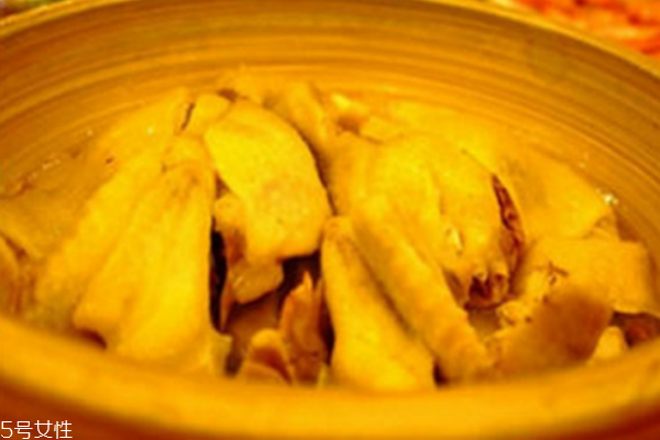 月子里產婦可以吃阿爾卑斯糖嗎 月子里產婦可以吃阿爾卑斯糖嗎